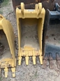 Used 2012 Deere 18IN310 Bucket